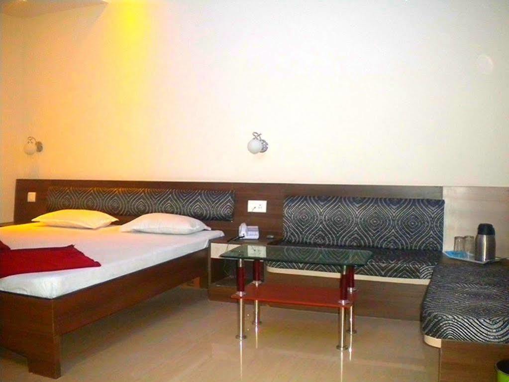 Hotel Sagar Castle Ratlām エクステリア 写真